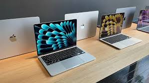 Laptop Ringan dengan Performa Tangguh, Cocok untuk Kuliah