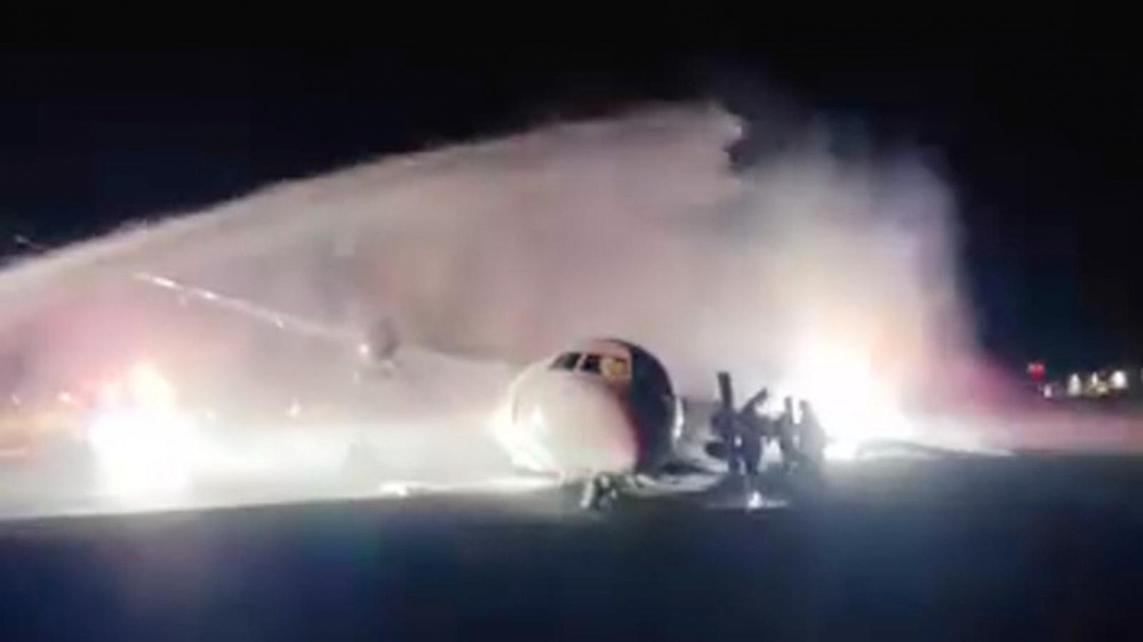 Pesawat Air Canada Terbakar Saat Mendarat Darurat di Halifax, Semua Penumpang Selamat