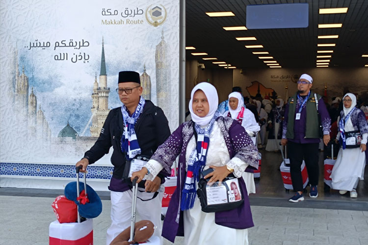 Jemaah Haji Indonesia Dirampok Sopir Taksi di Makkah, Diminta Tak Bepergian Sendirian