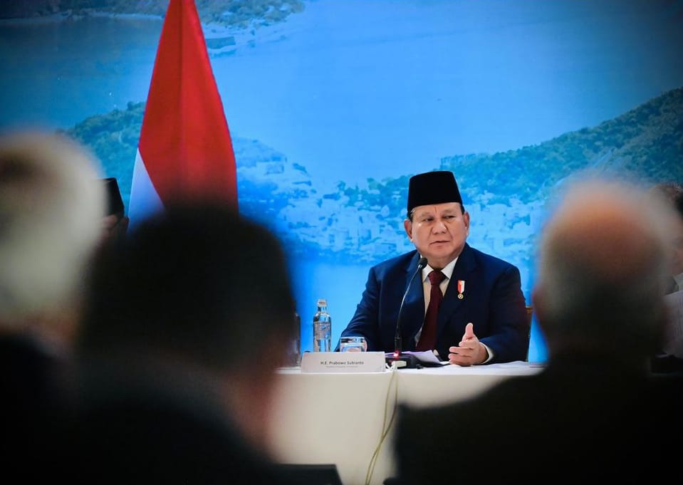 Diplomasi Peci Hitam Prabowo di KTT APEC dan G20