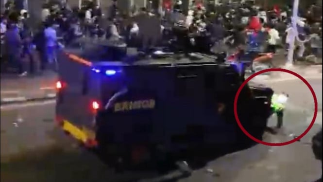 Demo Tolak Tunjangan DPR Ricuh, Driver Ojol Tewas Tertabrak Kendaraan Taktis