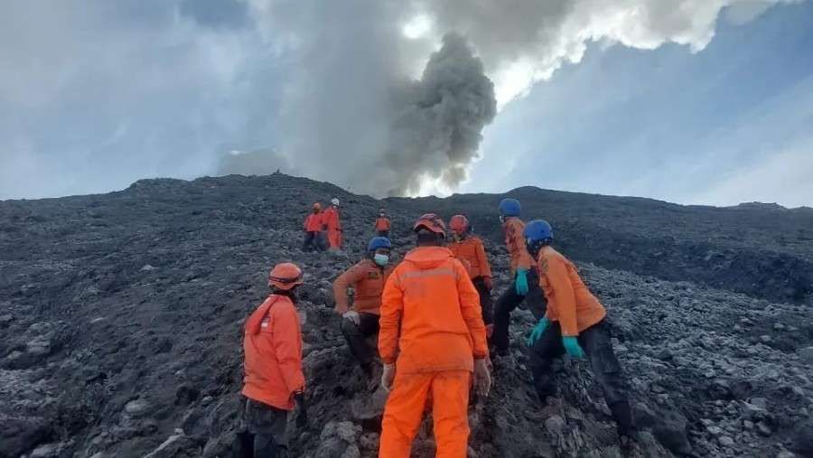 Jangan Abaikan! Ini Ancaman Laten Gunung Marapi Saat Hujan Deras Tiba